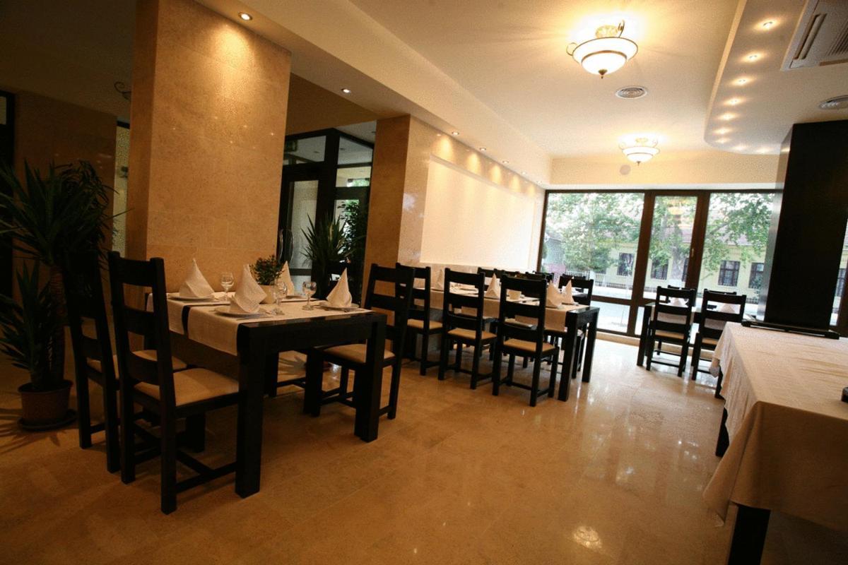 Hotel Crisana Arad Luaran gambar
