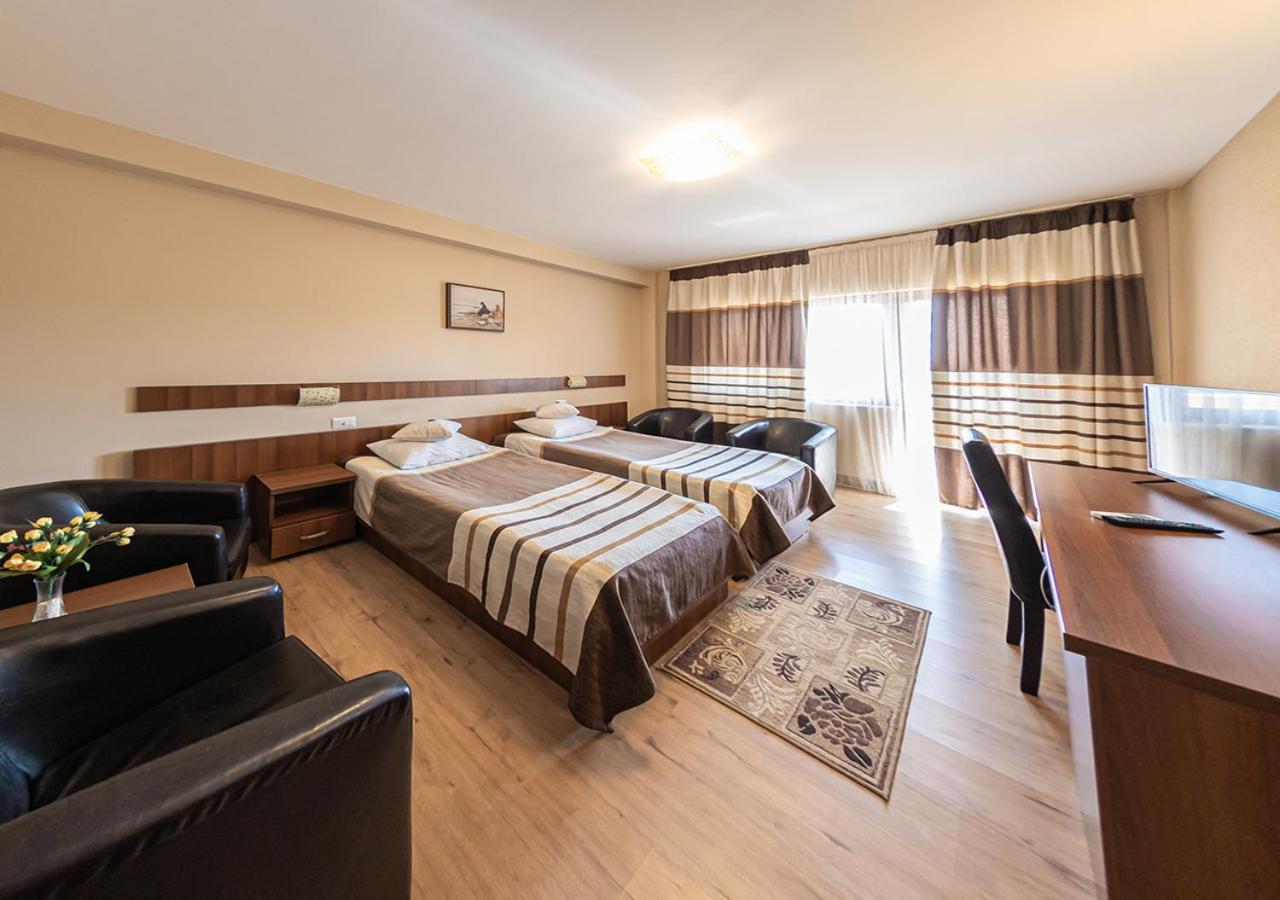 Hotel Crisana Arad Luaran gambar