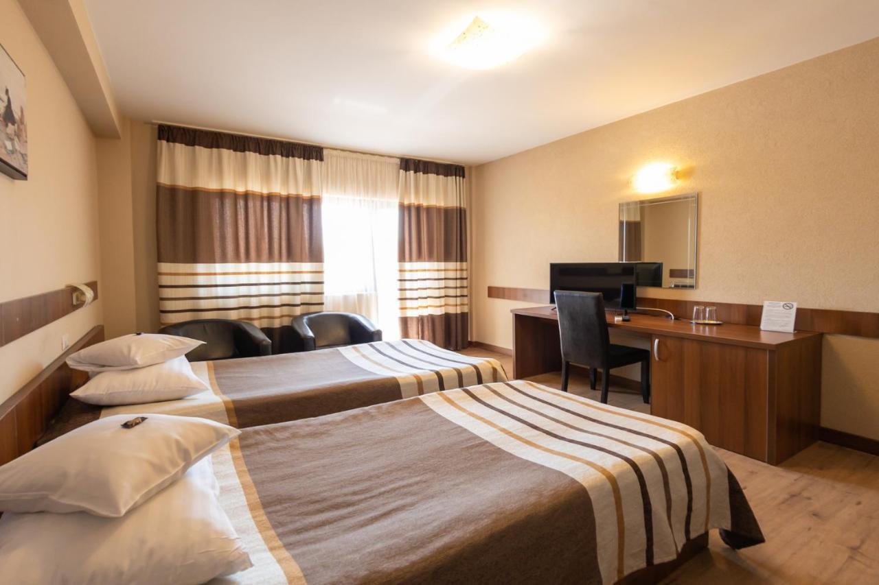 Hotel Crisana Arad Luaran gambar