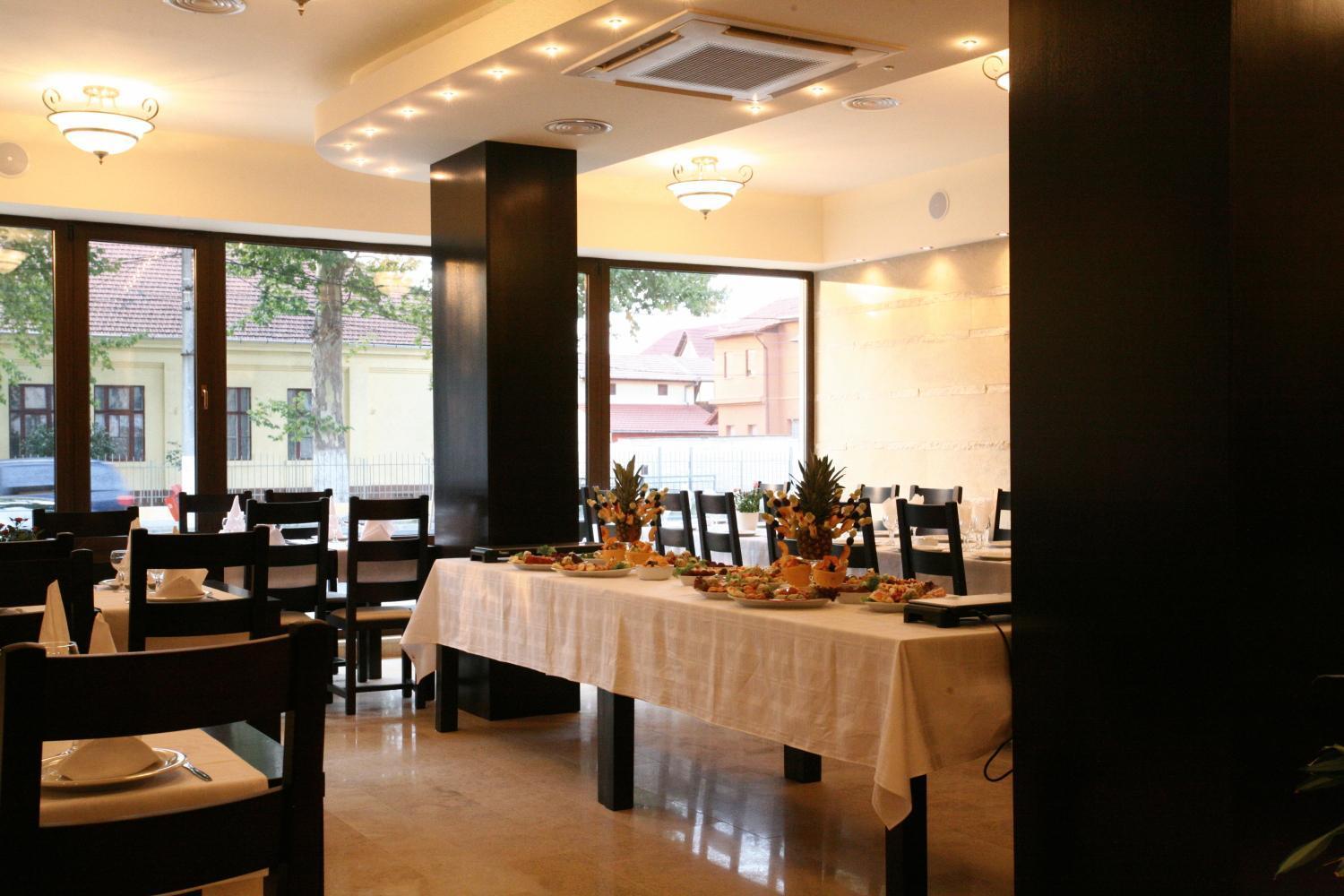 Hotel Crisana Arad Luaran gambar