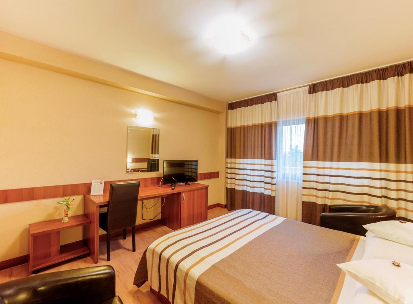 Hotel Crisana Arad Luaran gambar