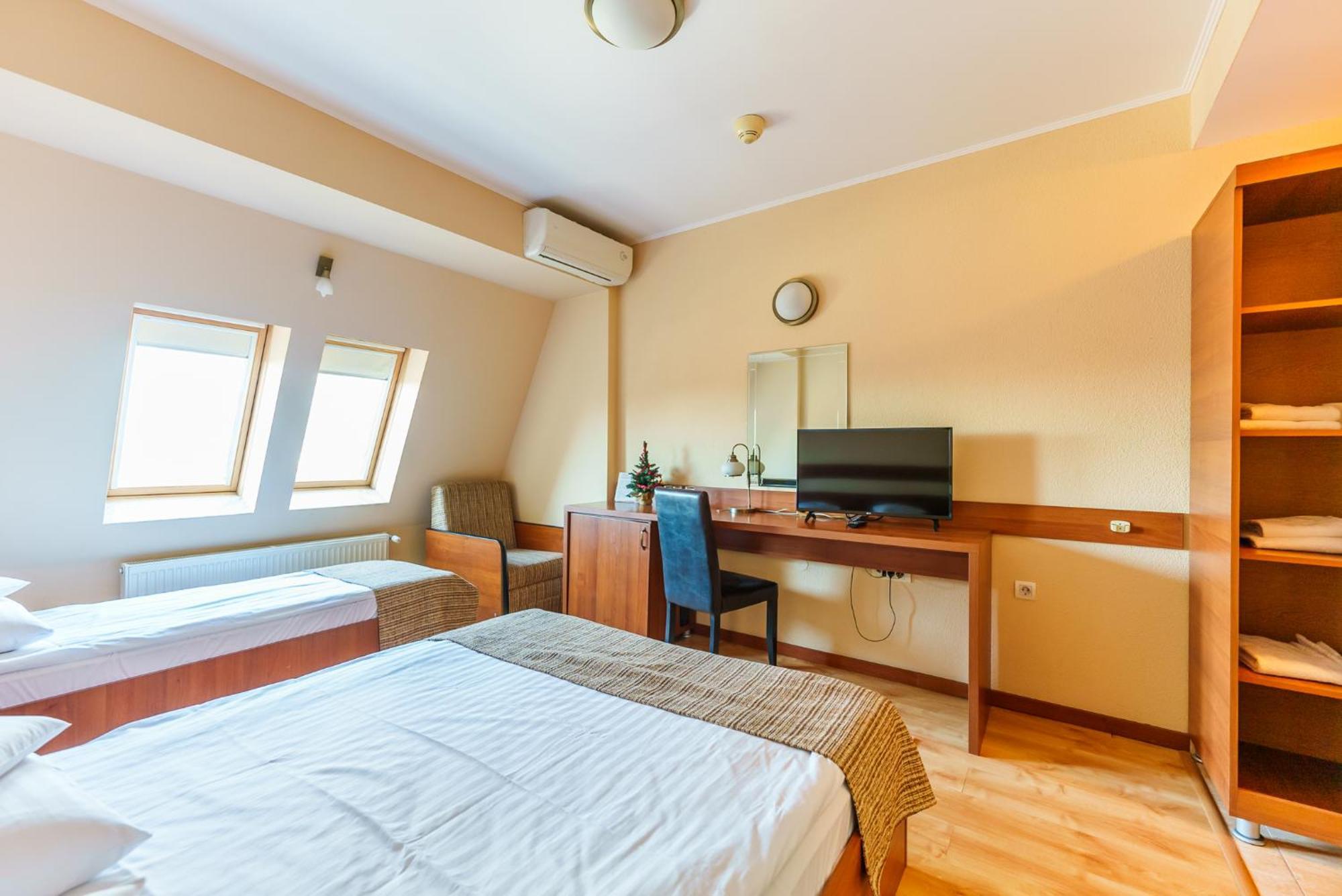 Hotel Crisana Arad Luaran gambar