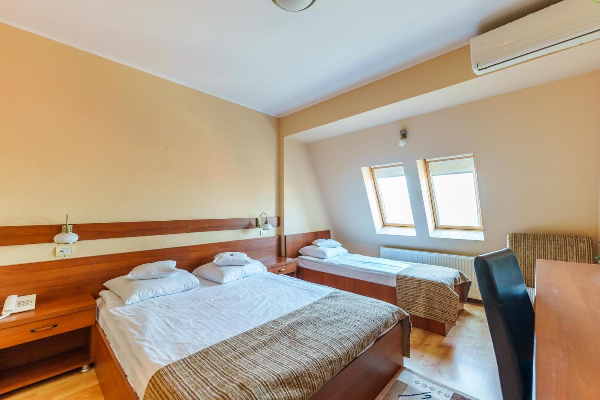 Hotel Crisana Arad Luaran gambar