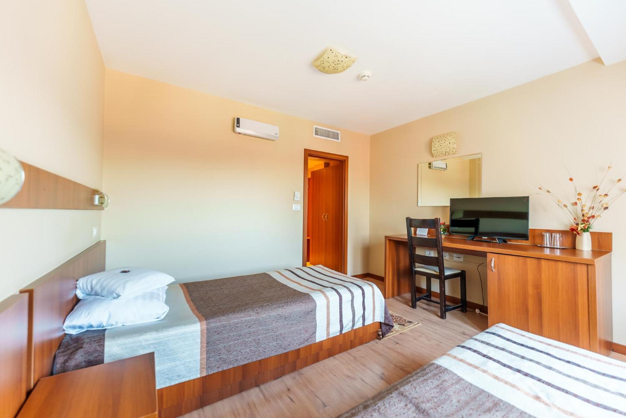Hotel Crisana Arad Luaran gambar