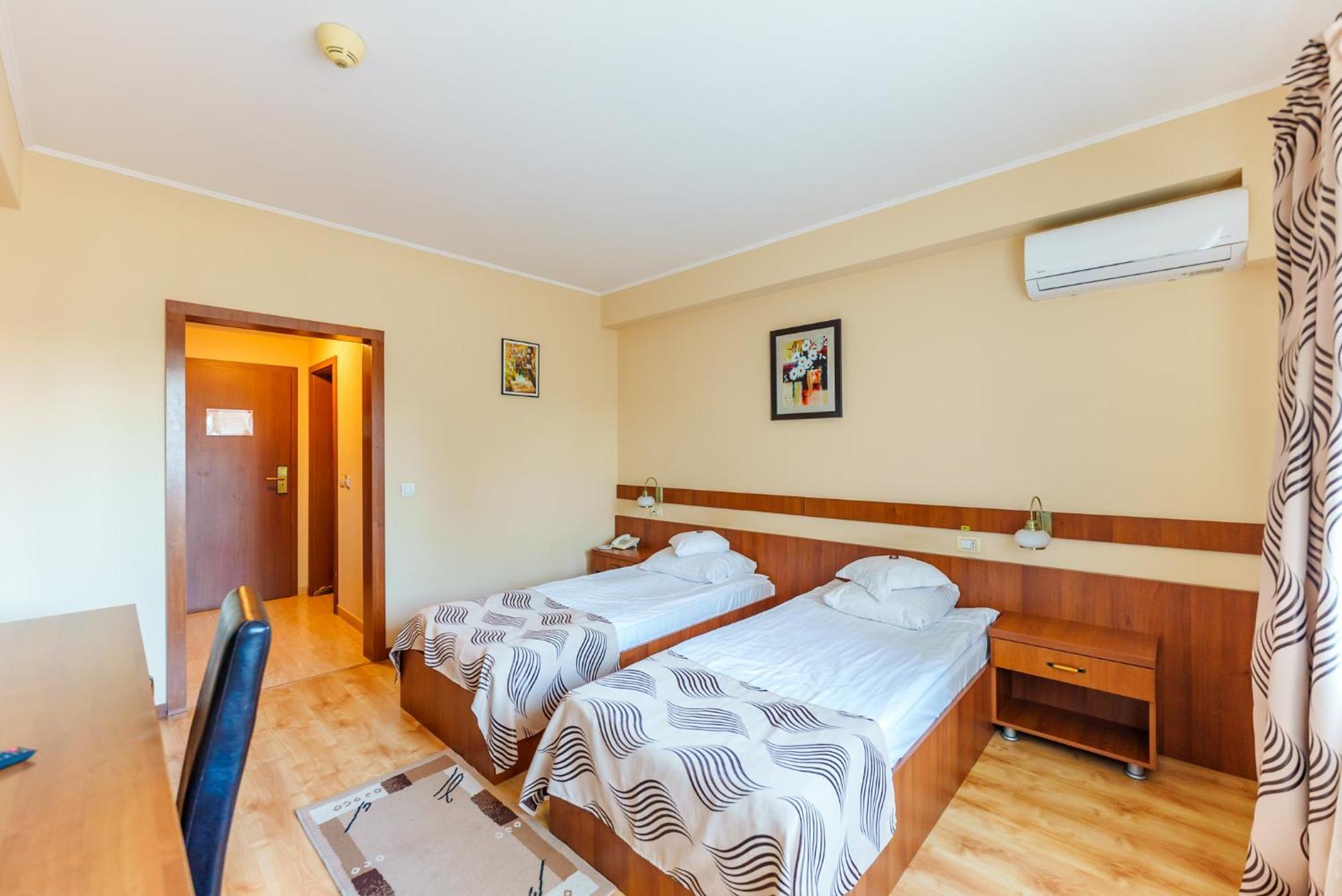 Hotel Crisana Arad Luaran gambar