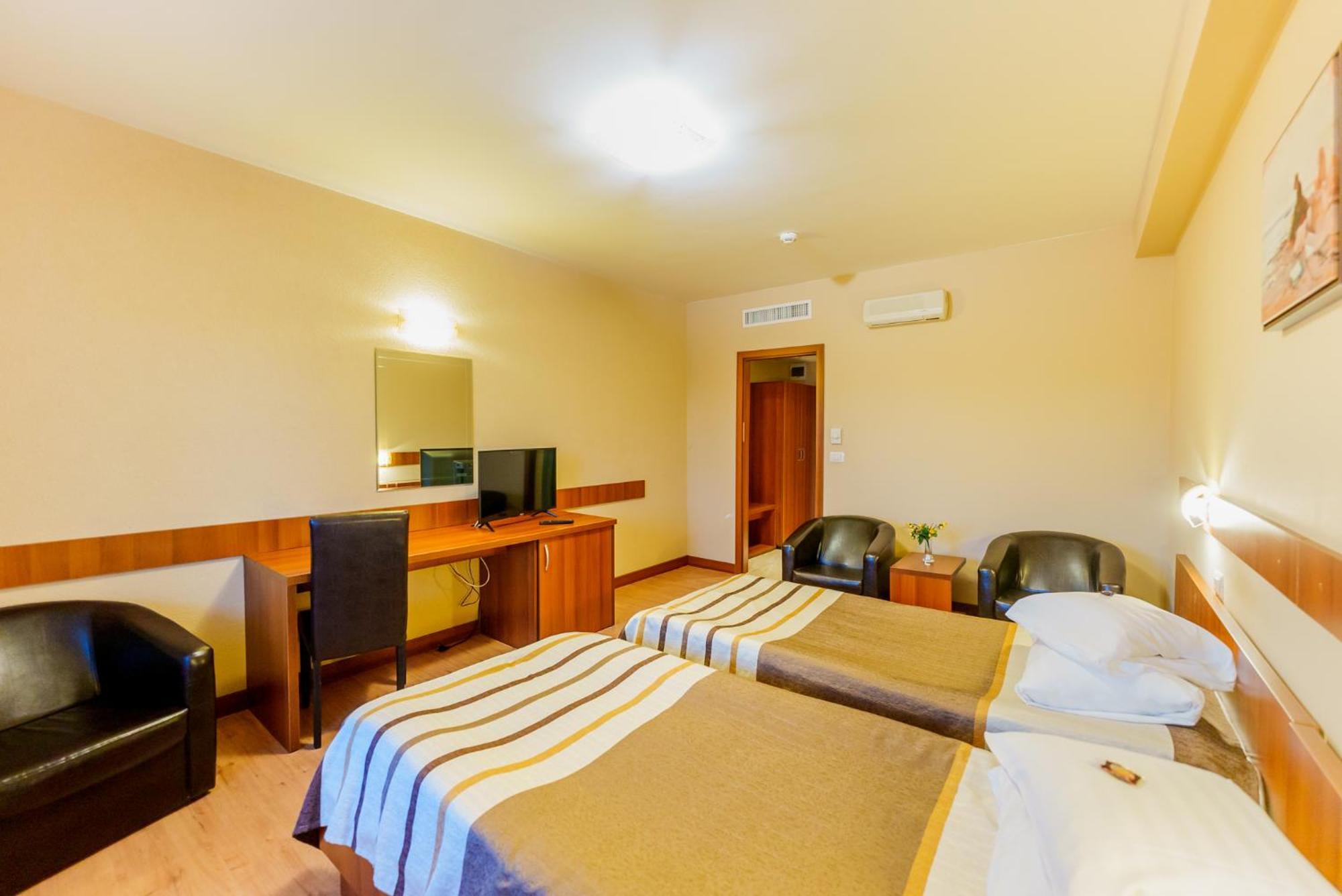Hotel Crisana Arad Luaran gambar