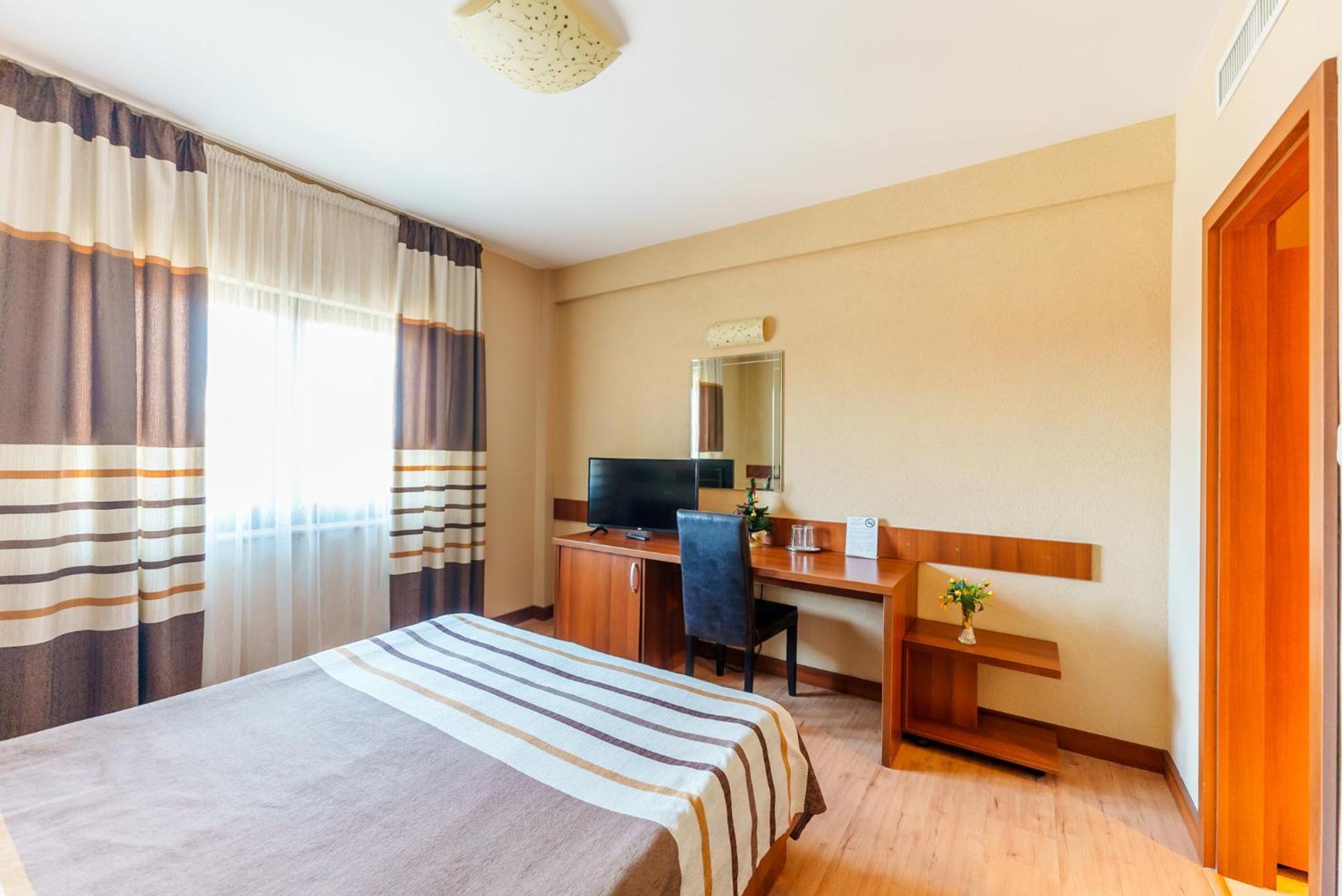 Hotel Crisana Arad Luaran gambar