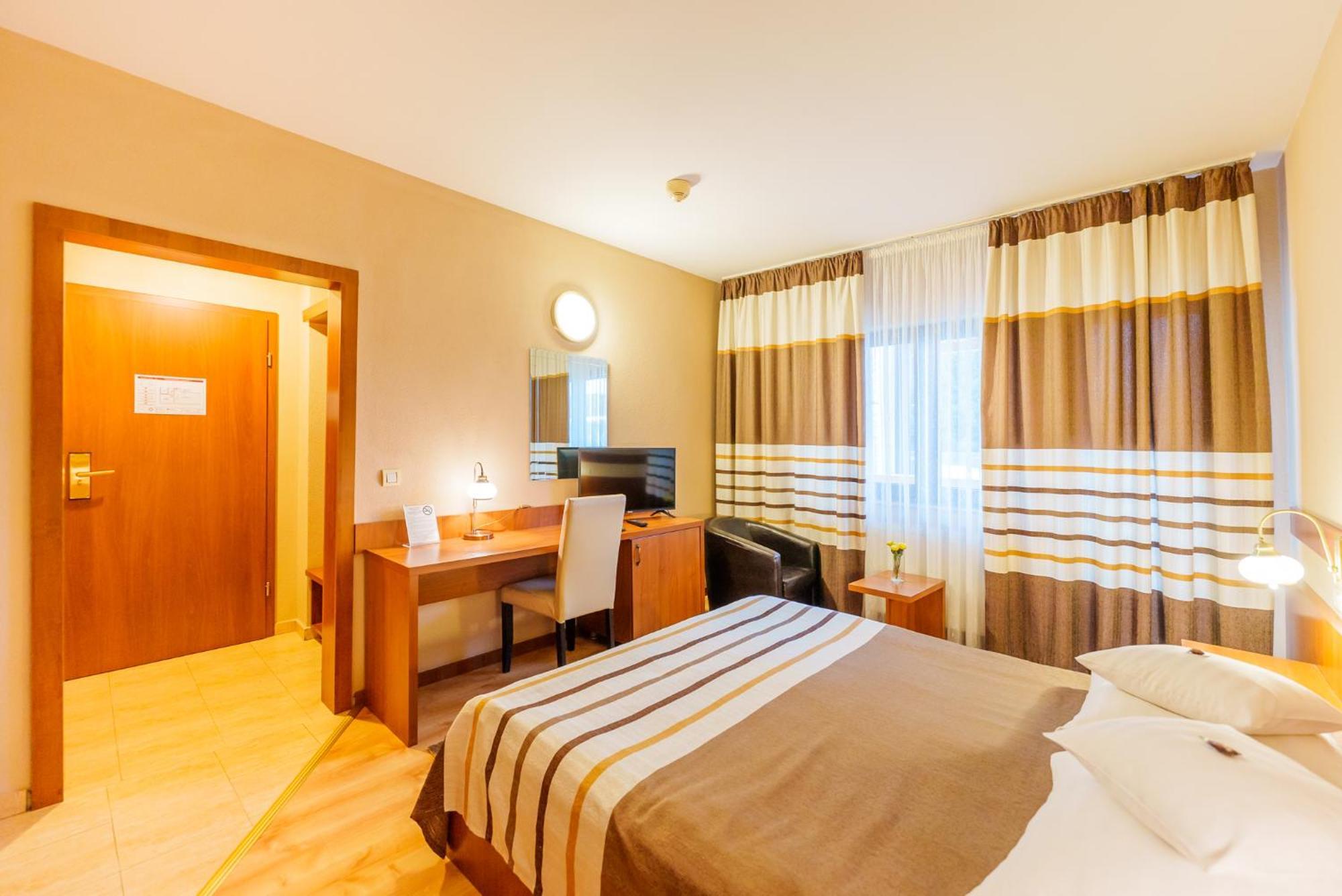 Hotel Crisana Arad Luaran gambar