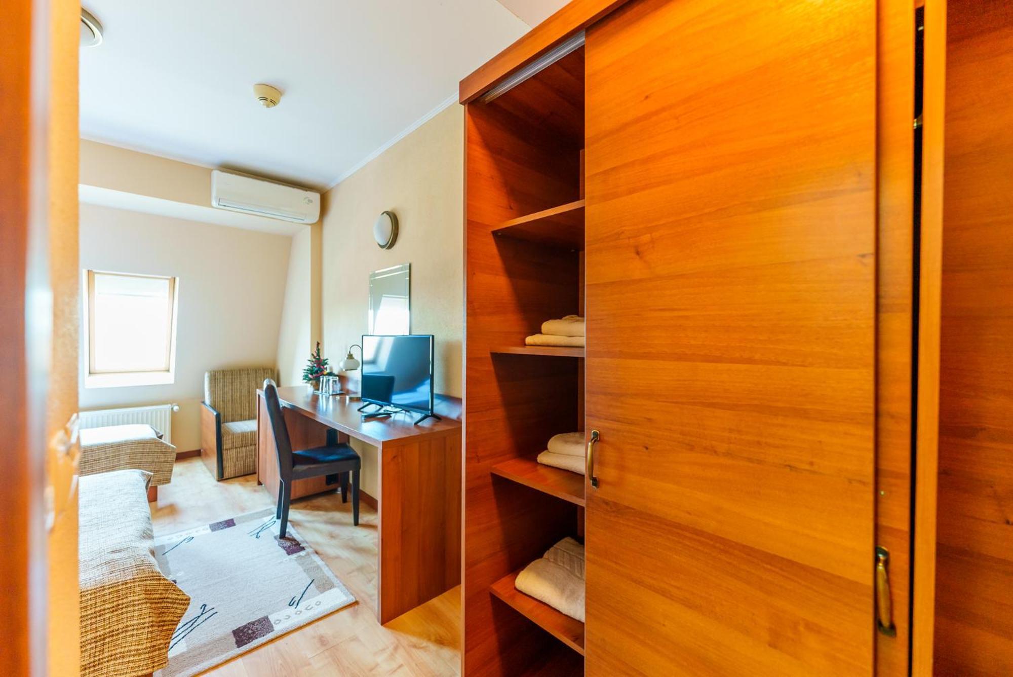 Hotel Crisana Arad Luaran gambar