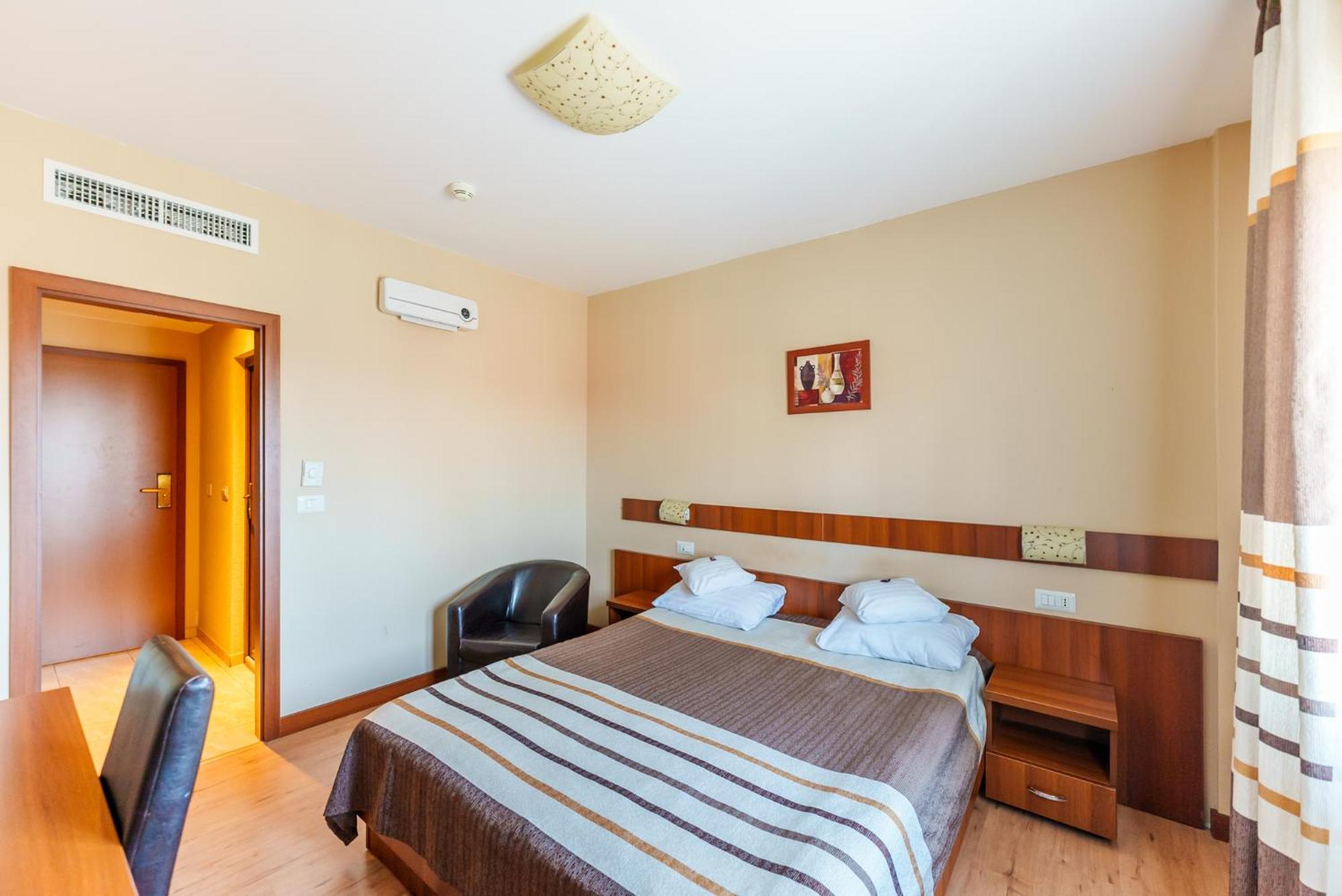 Hotel Crisana Arad Luaran gambar