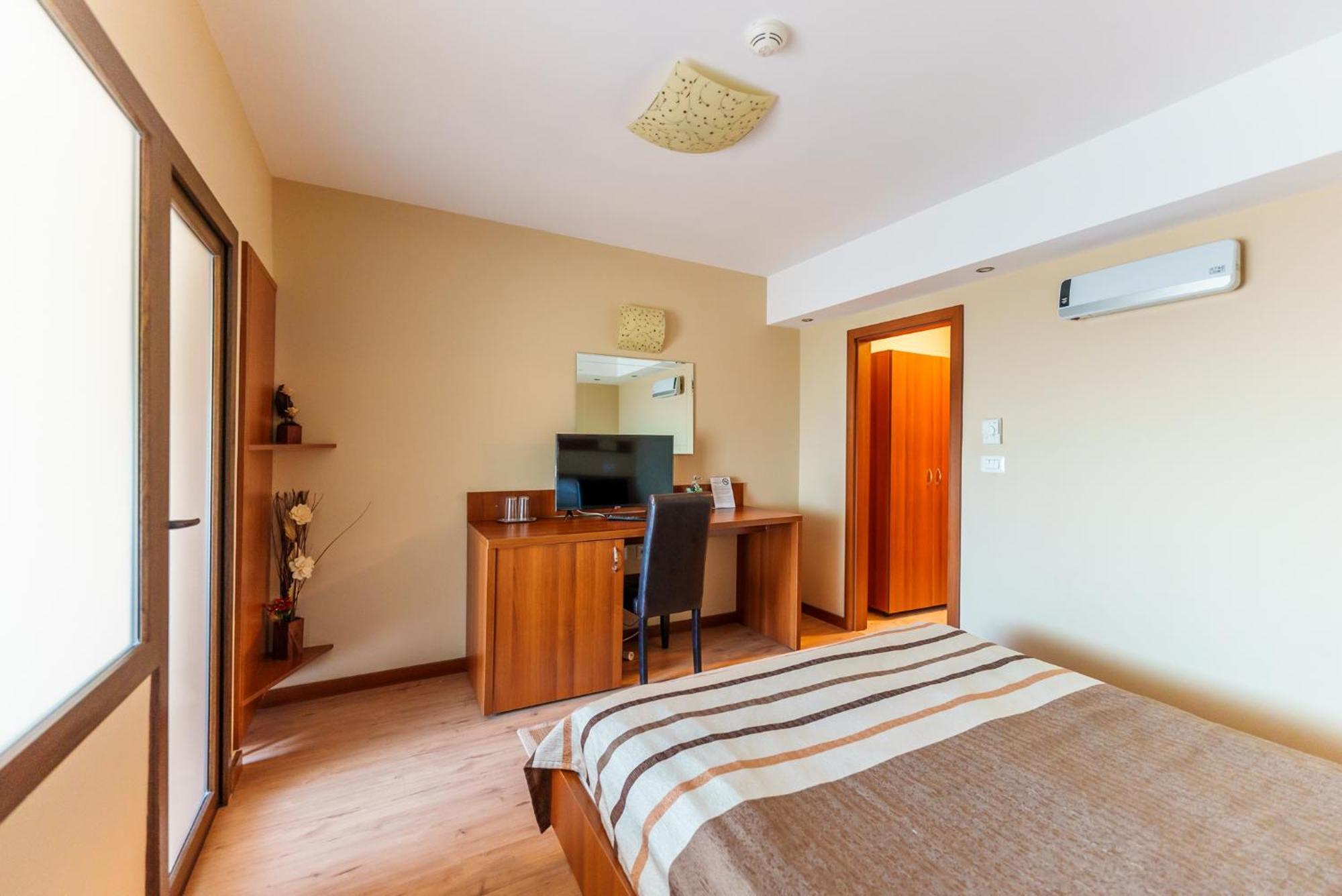 Hotel Crisana Arad Luaran gambar