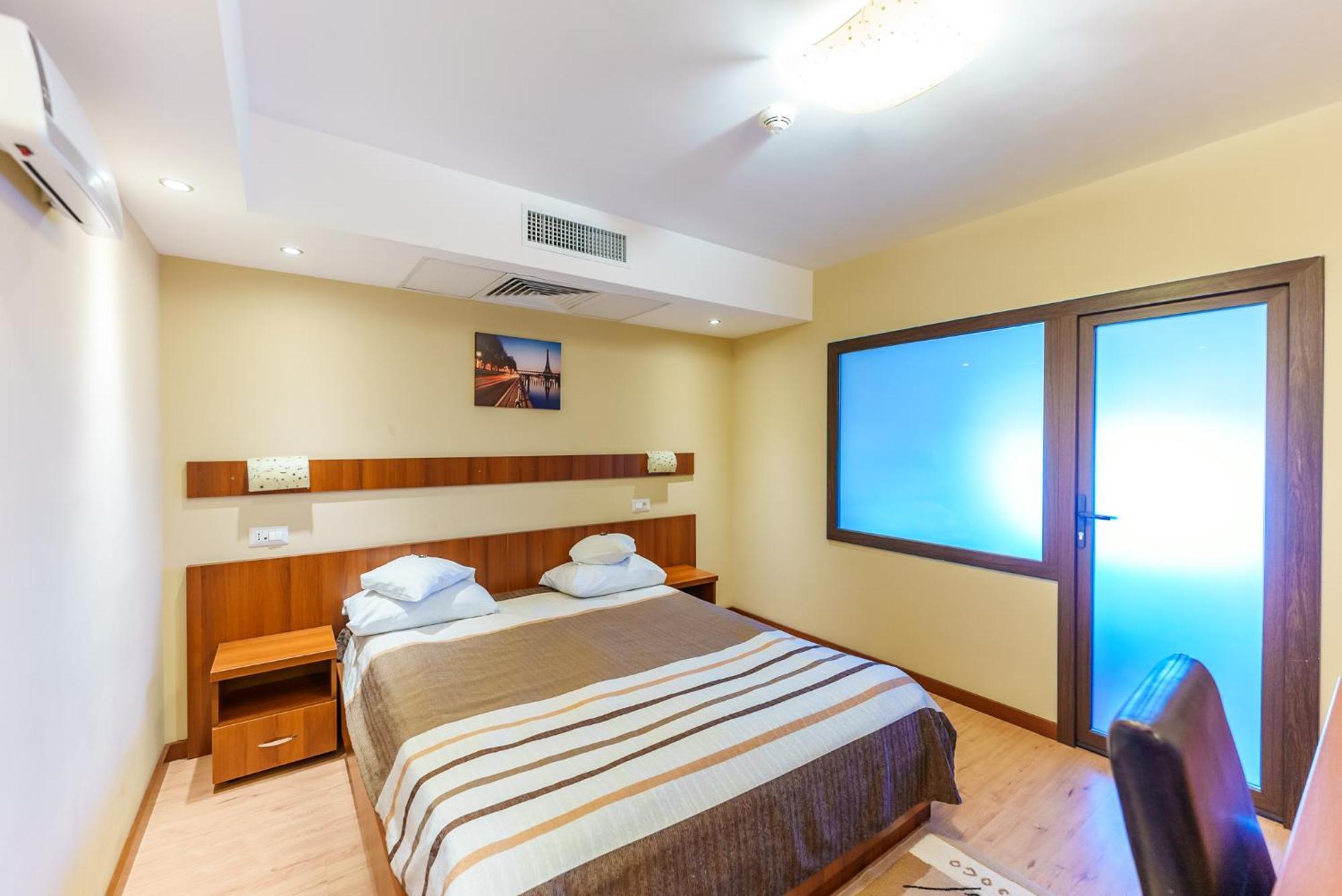 Hotel Crisana Arad Luaran gambar